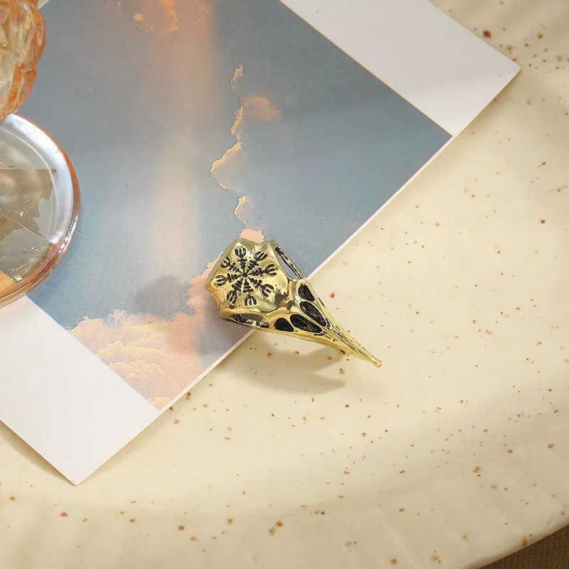 Commute Geometric Alloy Asymmetrical Unisex Brooches display picture 1