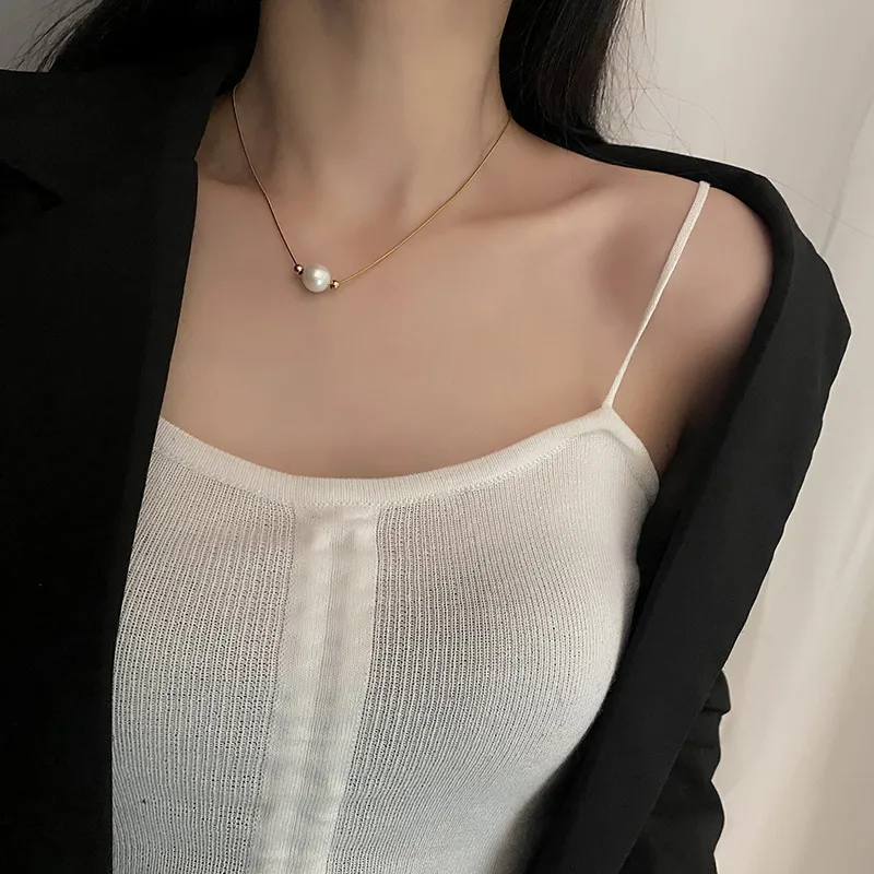 304 Stainless Steel 18K Gold Plated Simple Style Plating Solid Color Necklace display picture 4