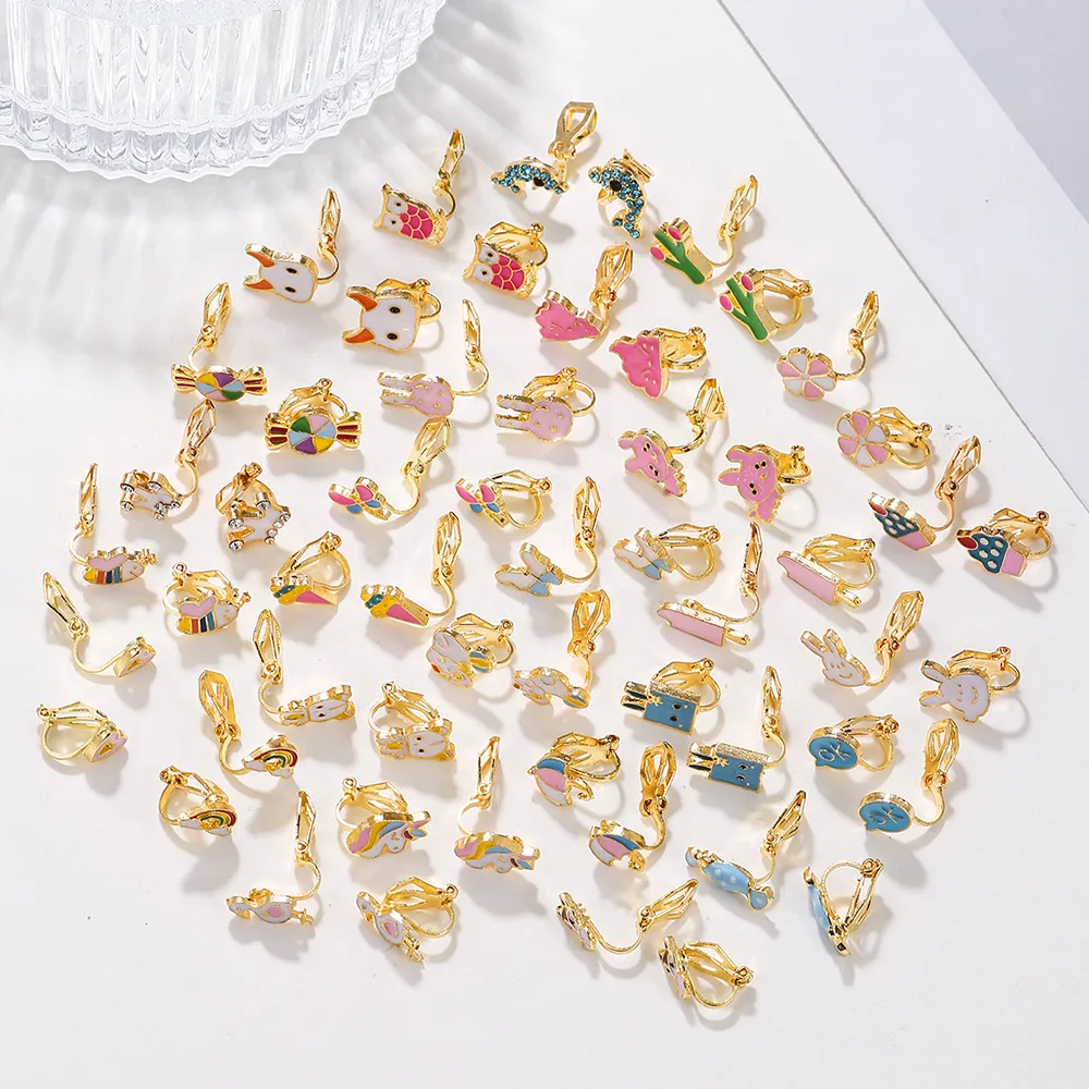 1 Set Cartoon Style Geometric Cartoon Enamel Alloy Ear Studs display picture 4