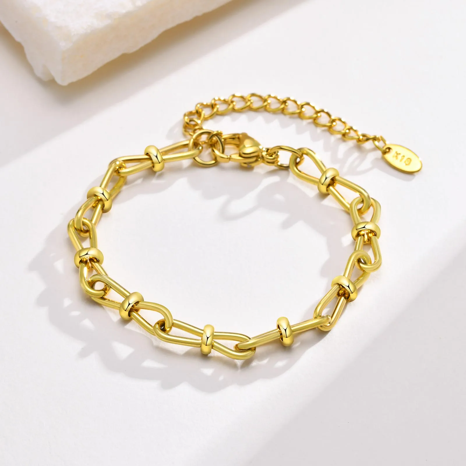 IG Style Geometric 201 Stainless Steel 18K Gold Plated Paperclip Chain Bracelets In Bulk display picture 11