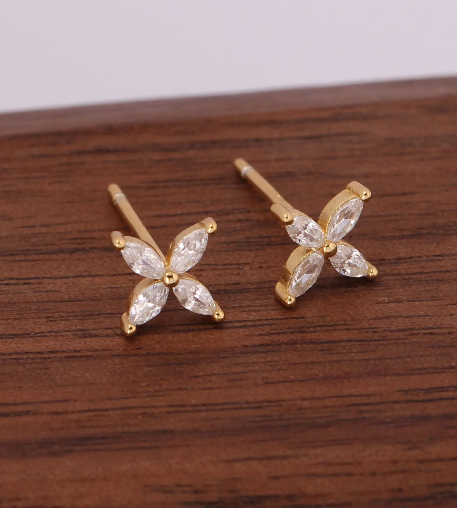 1 Pair 925 Sterling Silver Zircon Flower Ear Studs display picture 9