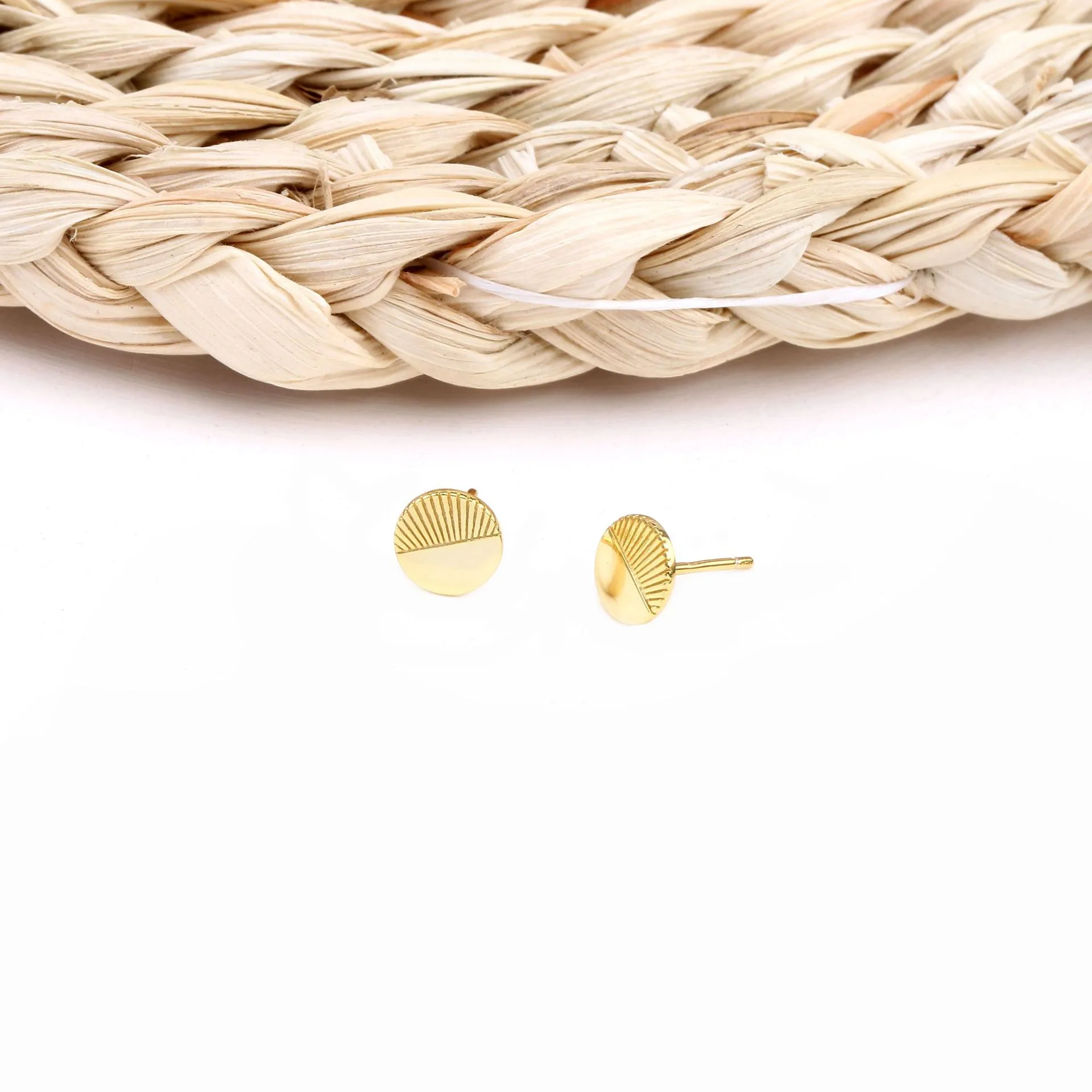 1 Pair Simple Style Round Plating Sterling Silver Ear Studs display picture 9