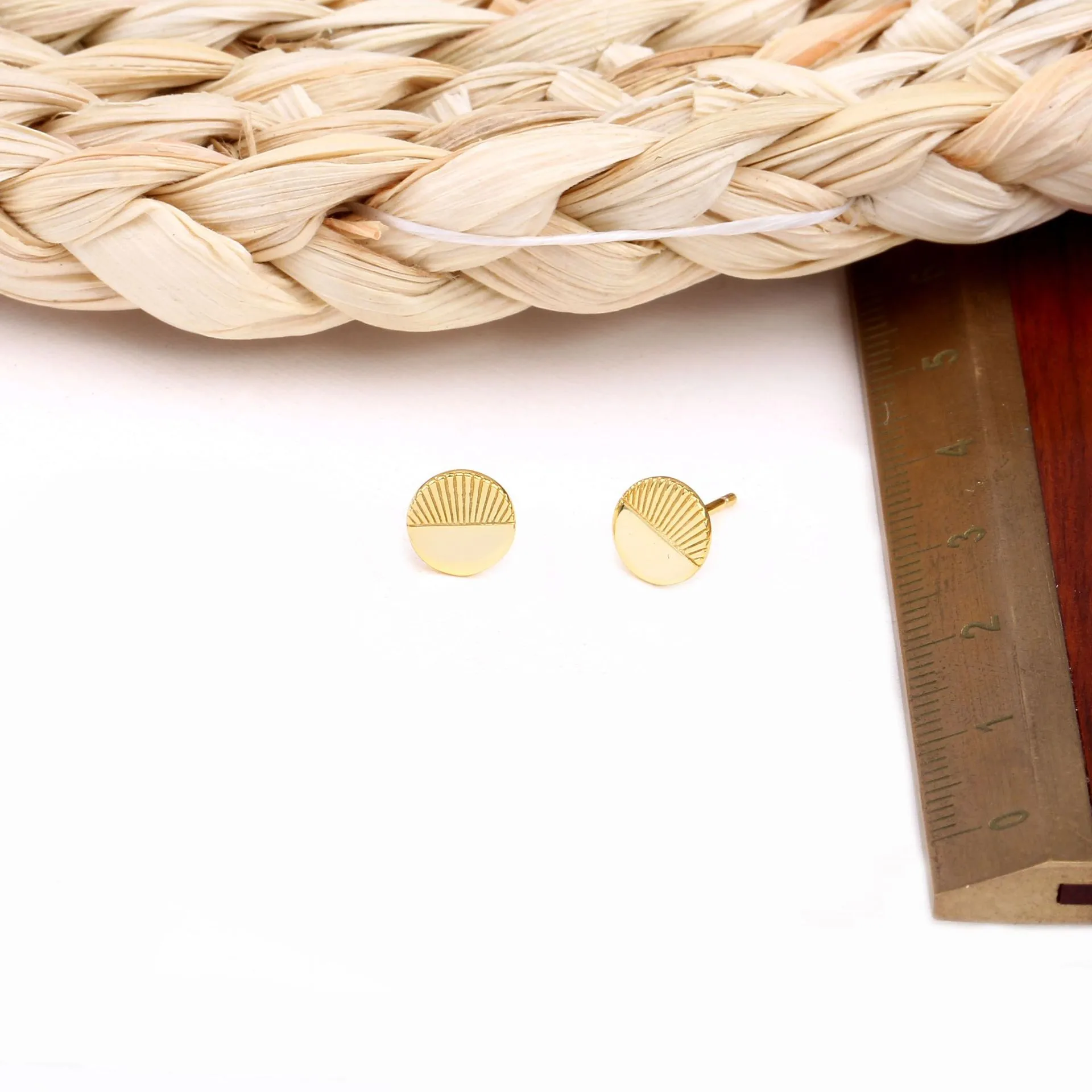 1 Pair Simple Style Round Plating Sterling Silver Ear Studs display picture 11
