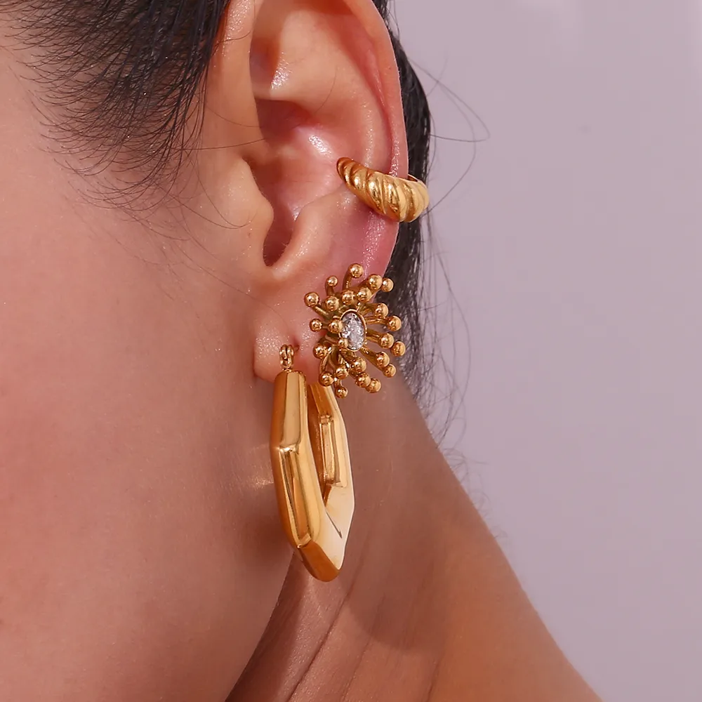 1 Pair Simple Style Flower Plating Inlay 304 Stainless Steel Zircon 18K Gold Plated Ear Studs display picture 4