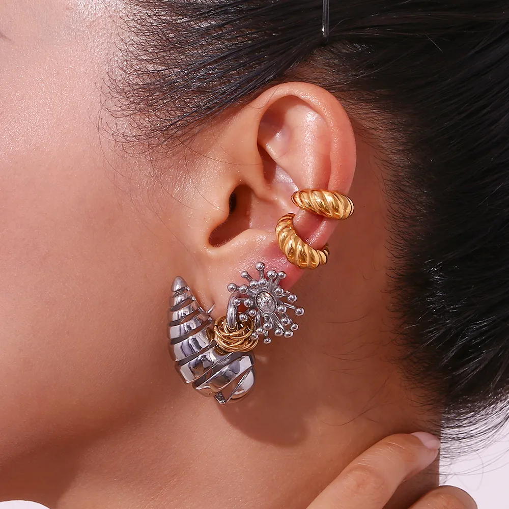 1 Pair Simple Style Flower Plating Inlay 304 Stainless Steel Zircon 18K Gold Plated Ear Studs display picture 3