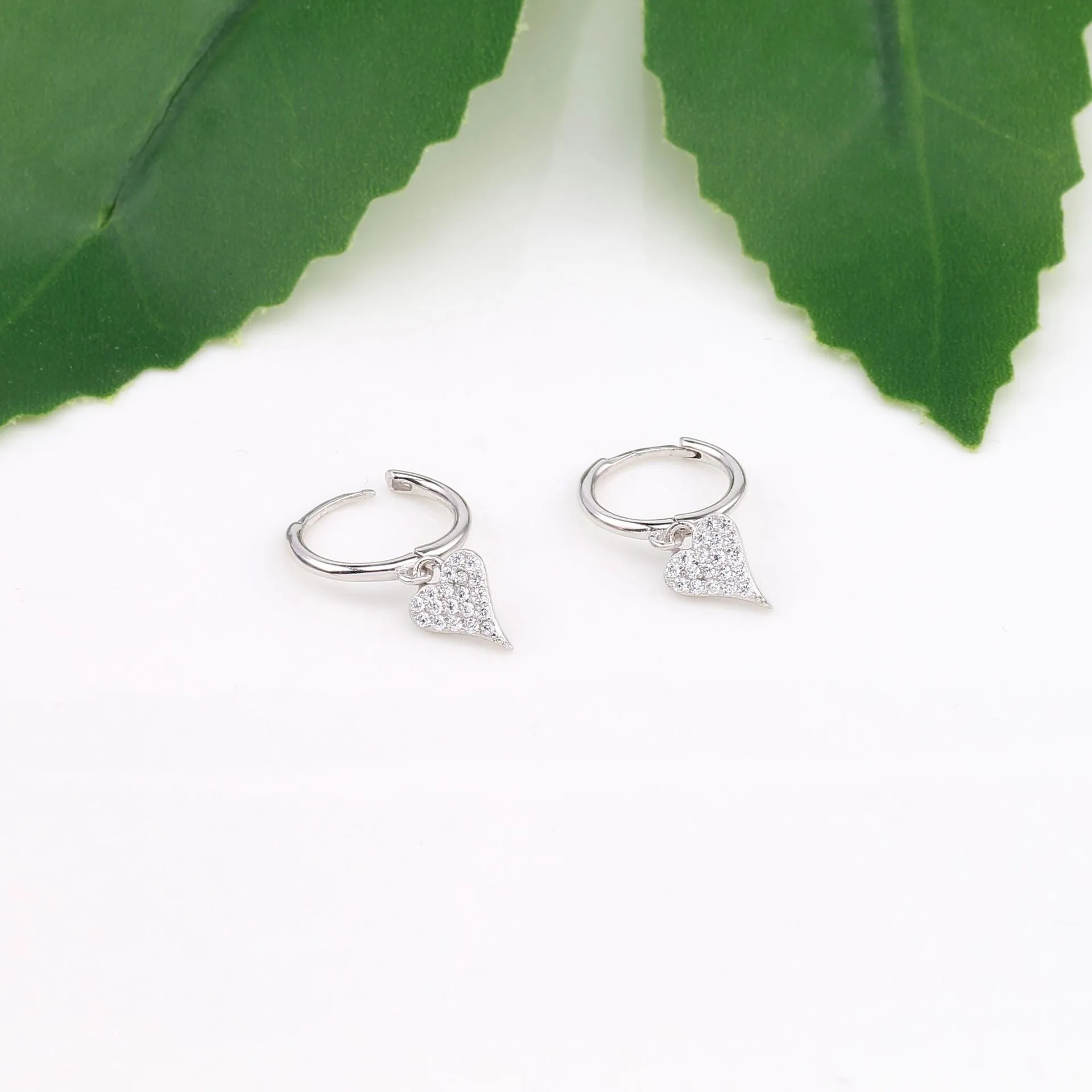 1 Pair 925 Sterling Silver Zircon Heart Shape Drop Earrings display picture 10