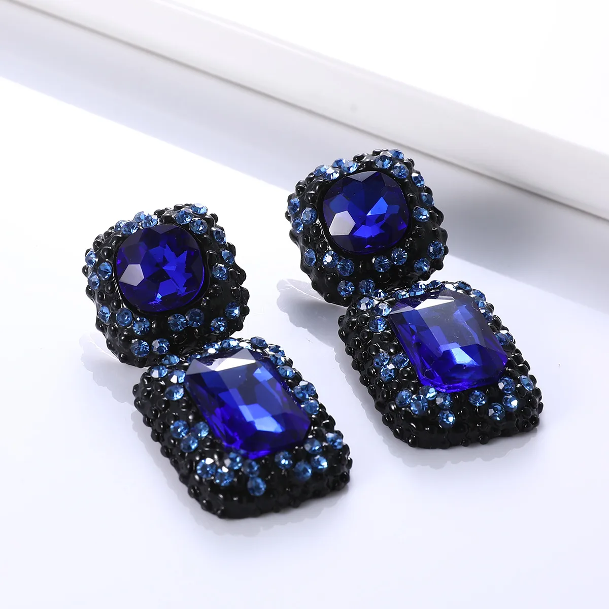 1 Pair Retro Square Inlay Alloy Glass Ear Studs display picture 5