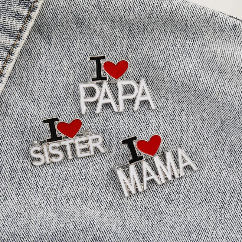 Simple Style Letter Heart Shape Alloy Unisex Brooches display picture 3