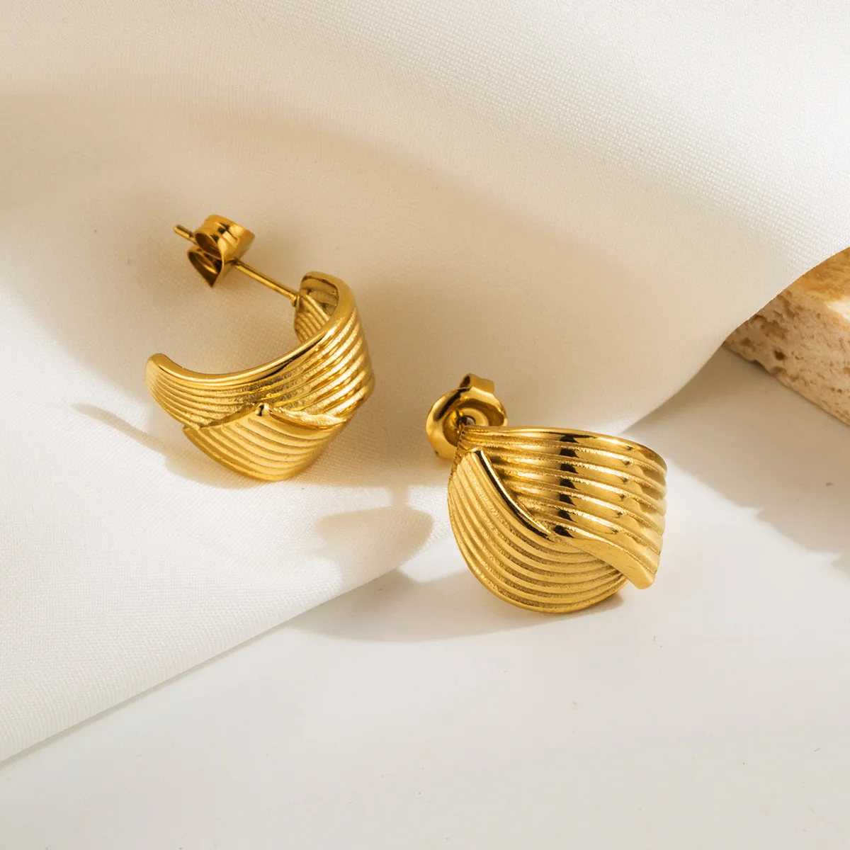 1 Pair Ig Style Simple Style Geometric Plating Stainless Steel 14k Gold Plated Ear Studs display picture 3