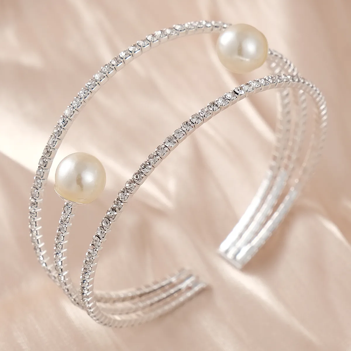 Elegant Shiny Geometric Artificial Pearls Rhinestones Metal Wholesale Bangle display picture 13