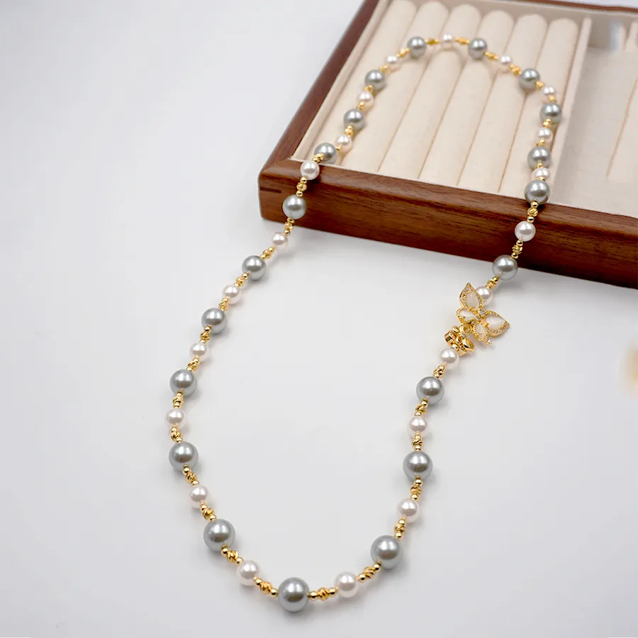 Retro Artistic Butterfly Imitation Pearl Copper Beaded Plating Gold Plated Necklace display picture 3
