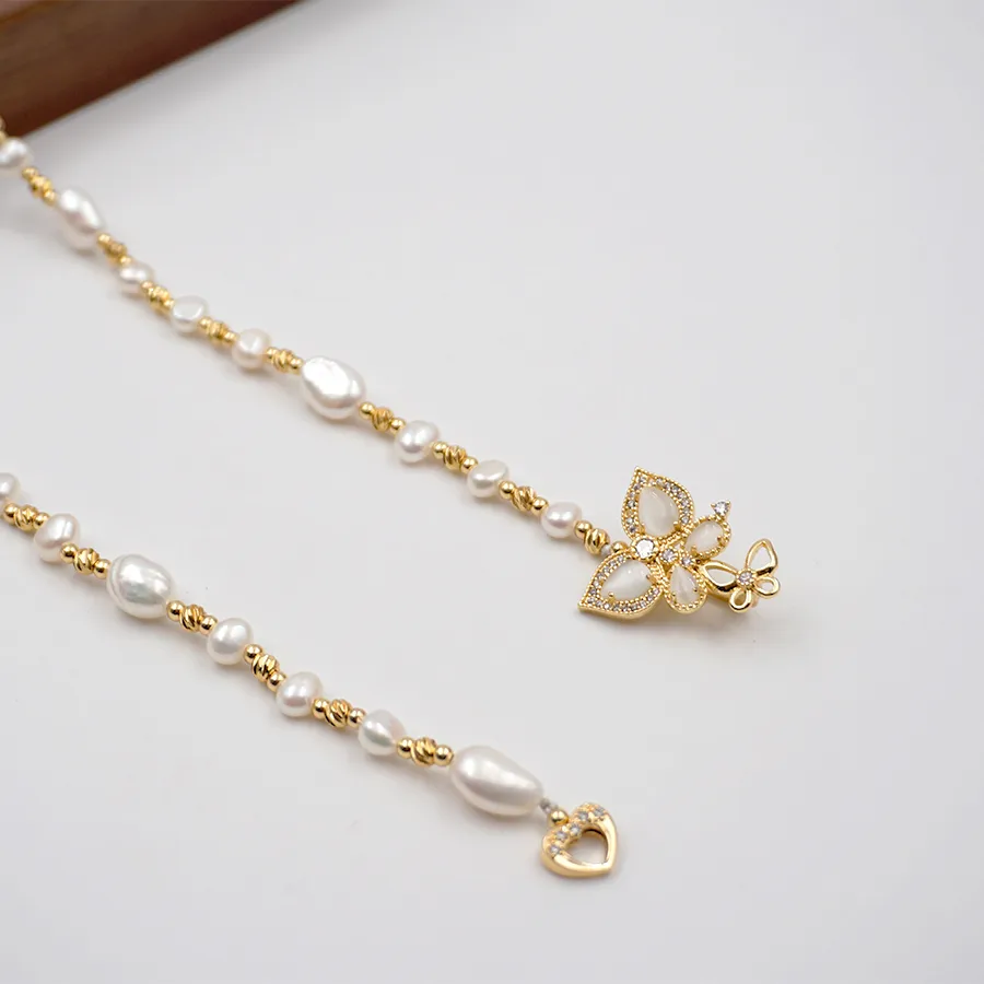 Retro Artistic Butterfly Imitation Pearl Copper Beaded Plating Gold Plated Necklace display picture 8