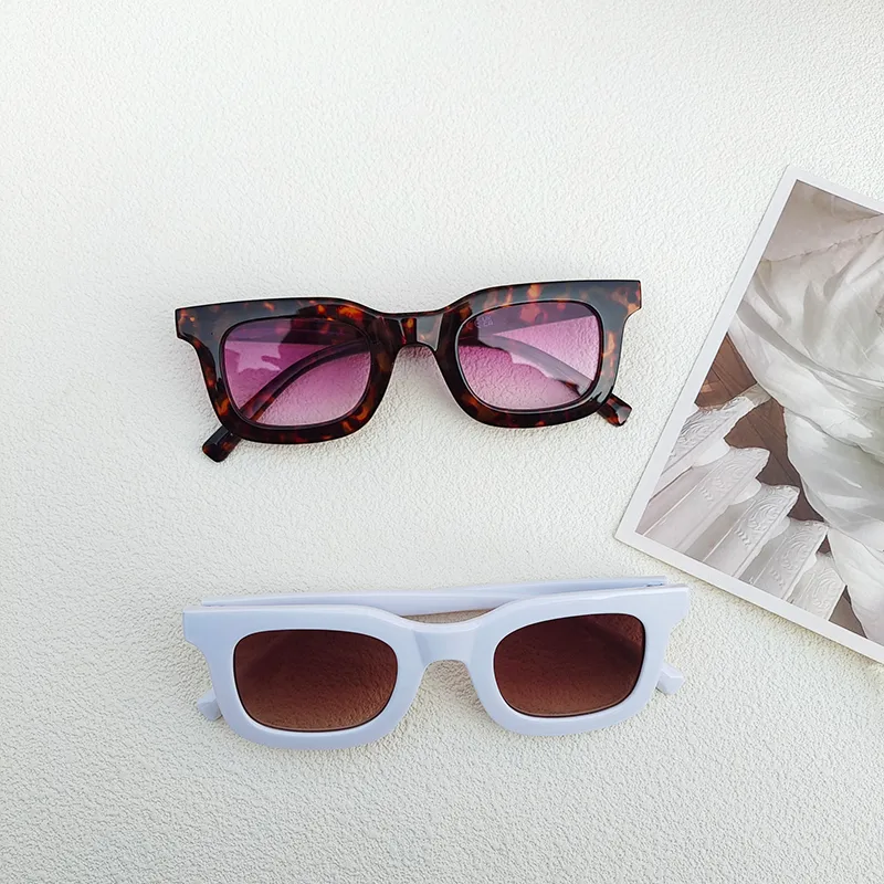 Casual Retro Solid Color Pc Resin Square Full Frame Women's Sunglasses display picture 4
