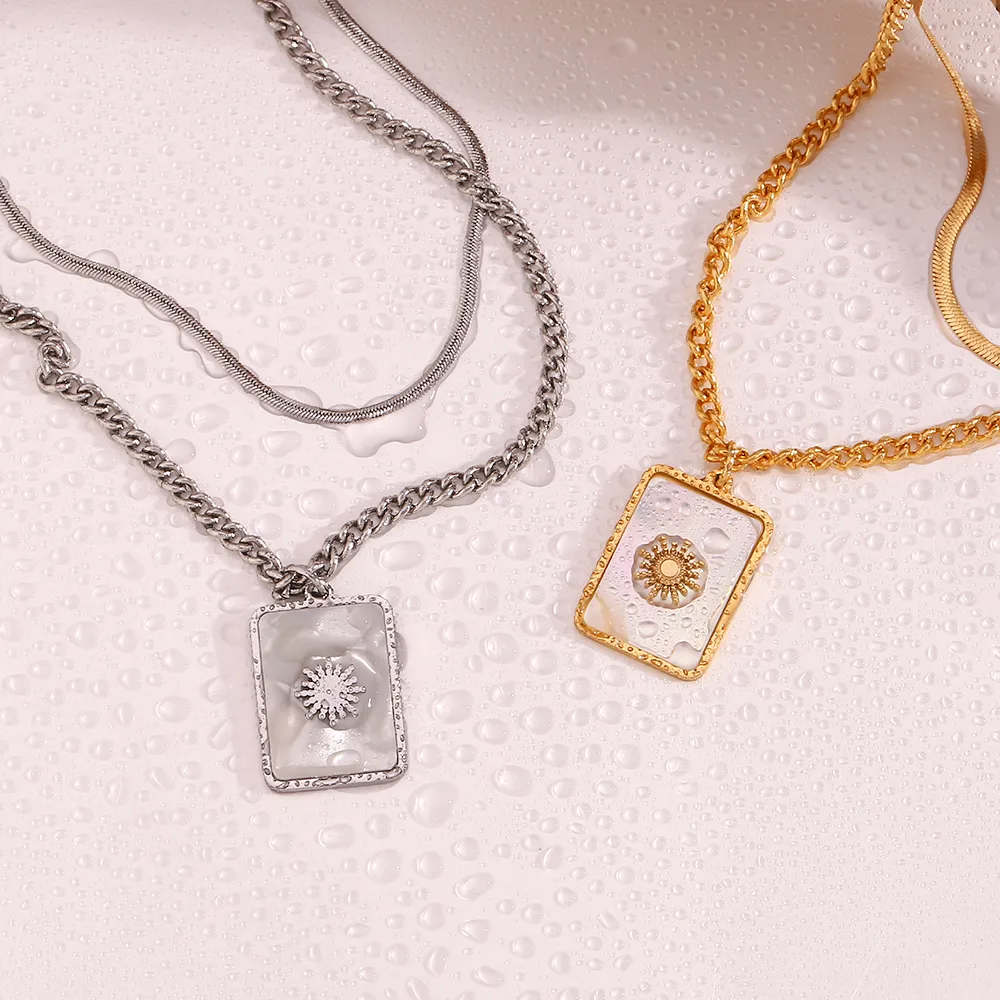Wholesale Jewelry IG Style Classic Style Sun Square 304 Stainless Steel Shell 18K Gold Plated Plating Inlay Double Layer Necklaces display picture 3