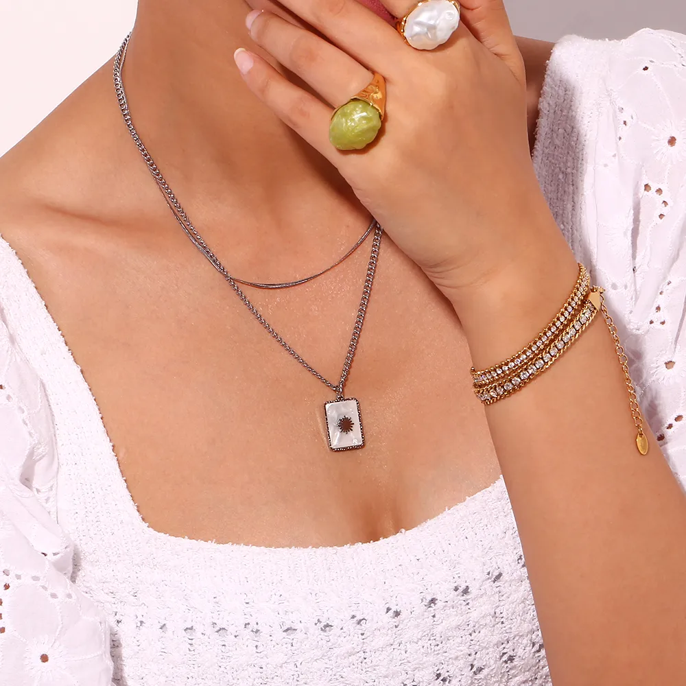 Wholesale Jewelry IG Style Classic Style Sun Square 304 Stainless Steel Shell 18K Gold Plated Plating Inlay Double Layer Necklaces display picture 12