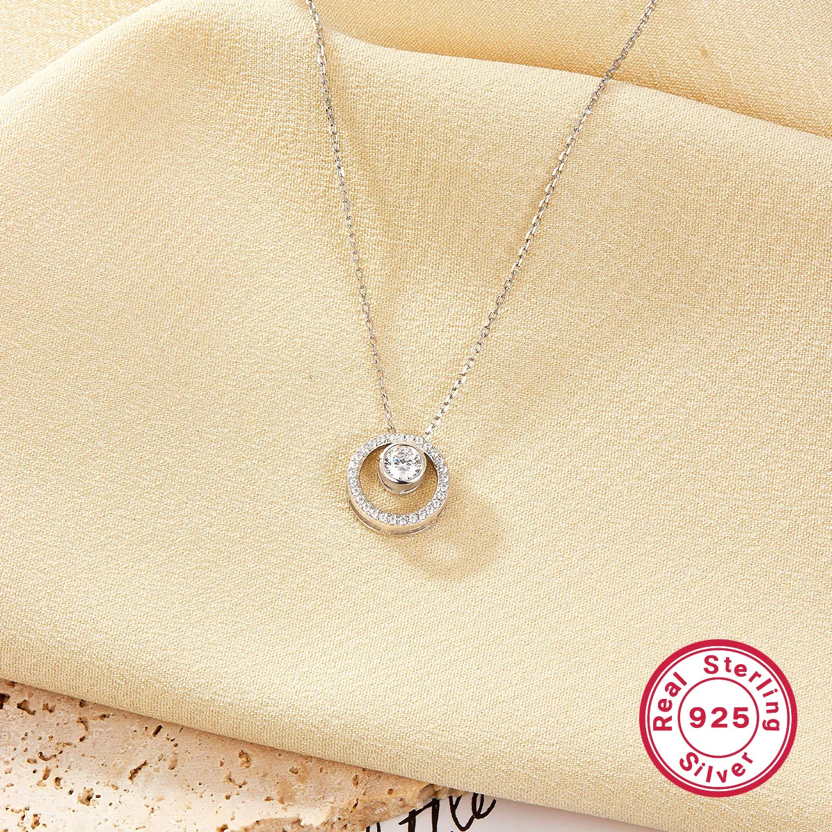 925 Sterling Silver Long-Lasting Plated Zircon Plating Inlay Round Pendant Necklace display picture 4