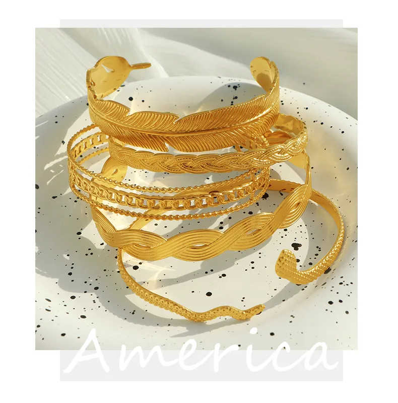 Vintage Style Exaggerated Round Feather 304 Stainless Steel 18K Gold Plated Bangle In Bulk display picture 8