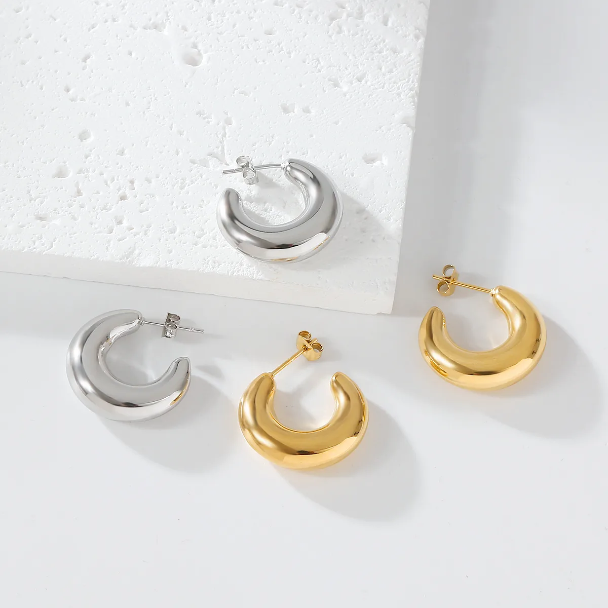 1 Pair Casual Elegant Commute C Shape 304 Stainless Steel Ear Studs display picture 2