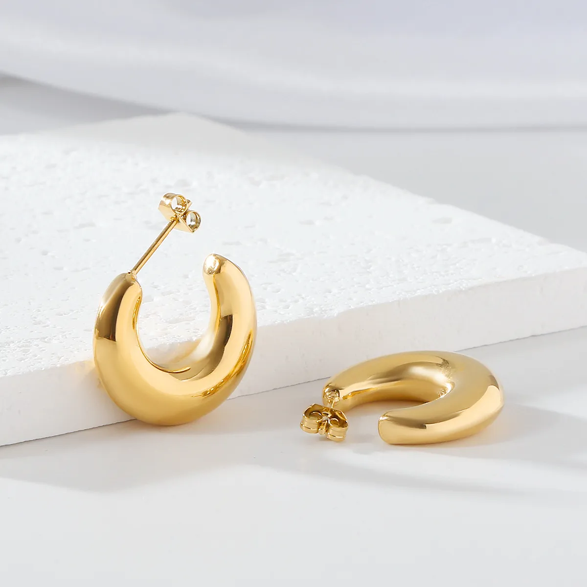 1 Pair Casual Elegant Commute C Shape 304 Stainless Steel Ear Studs display picture 5