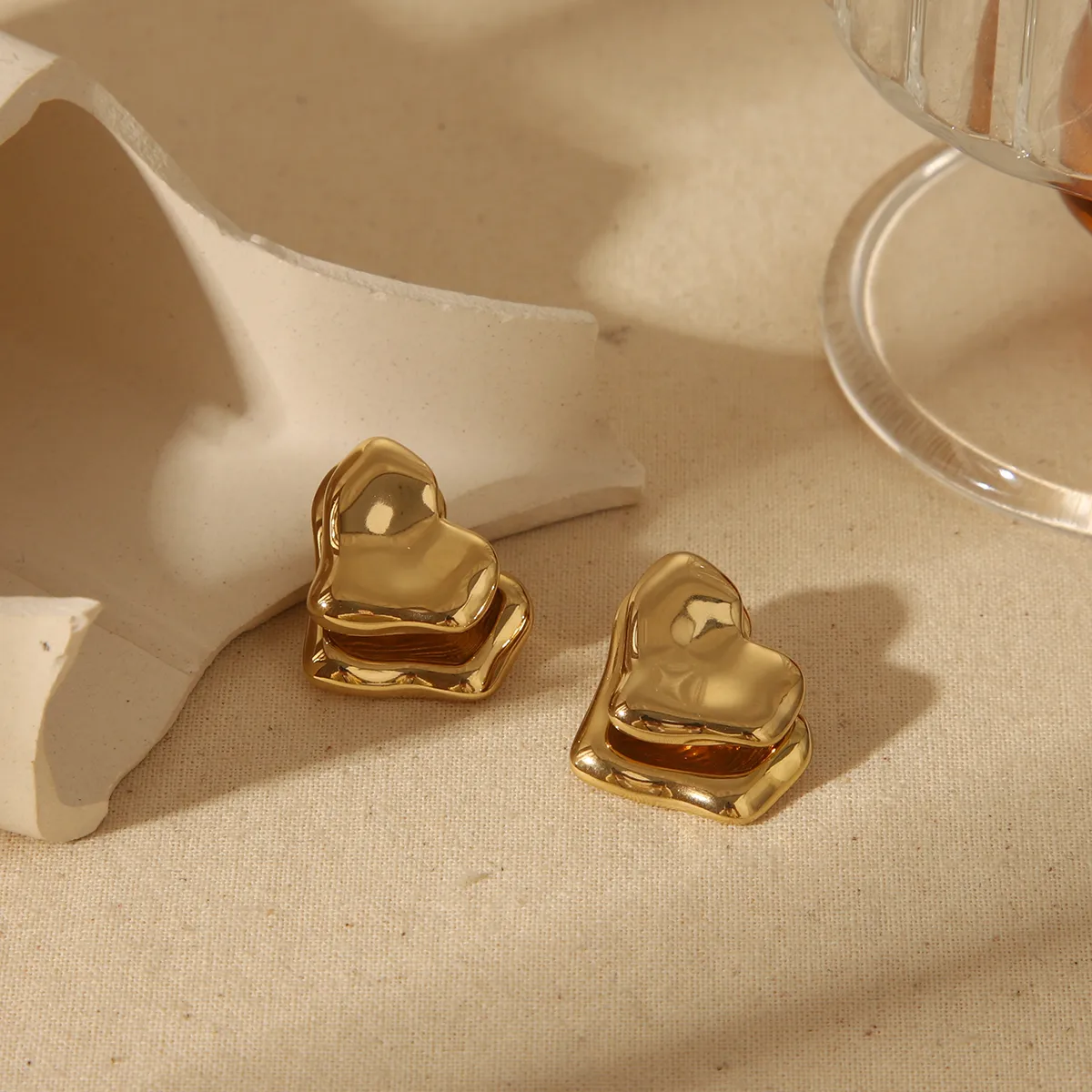 1 Pair Commute Red Heart Solid Color 304 Stainless Steel 18K Gold Plated Ear Studs display picture 3