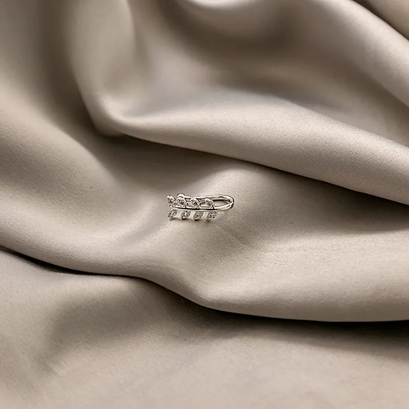 Non-perforated U-shaped Nose Clip Retro Cold Wind Bow Jewelry Moon Eight Mans Star Diamond Nose Wholesale display picture 5