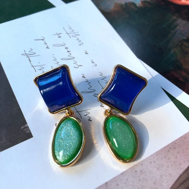 1 Pair Vintage Style Classic Style Geometric Inlay Alloy Resin Drop Earrings display picture 8