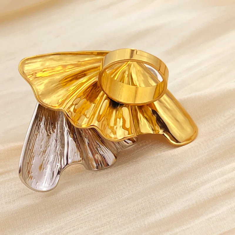 Wholesale Jewelry Casual Retro Marine Style Maple Leaf 304 Stainless Steel 18K Gold Plated Plating Open Rings display picture 1