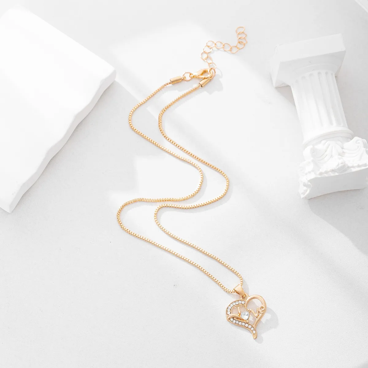 Simple Style Classic Style Streetwear Heart Shape Alloy Wholesale Pendant Necklace display picture 3