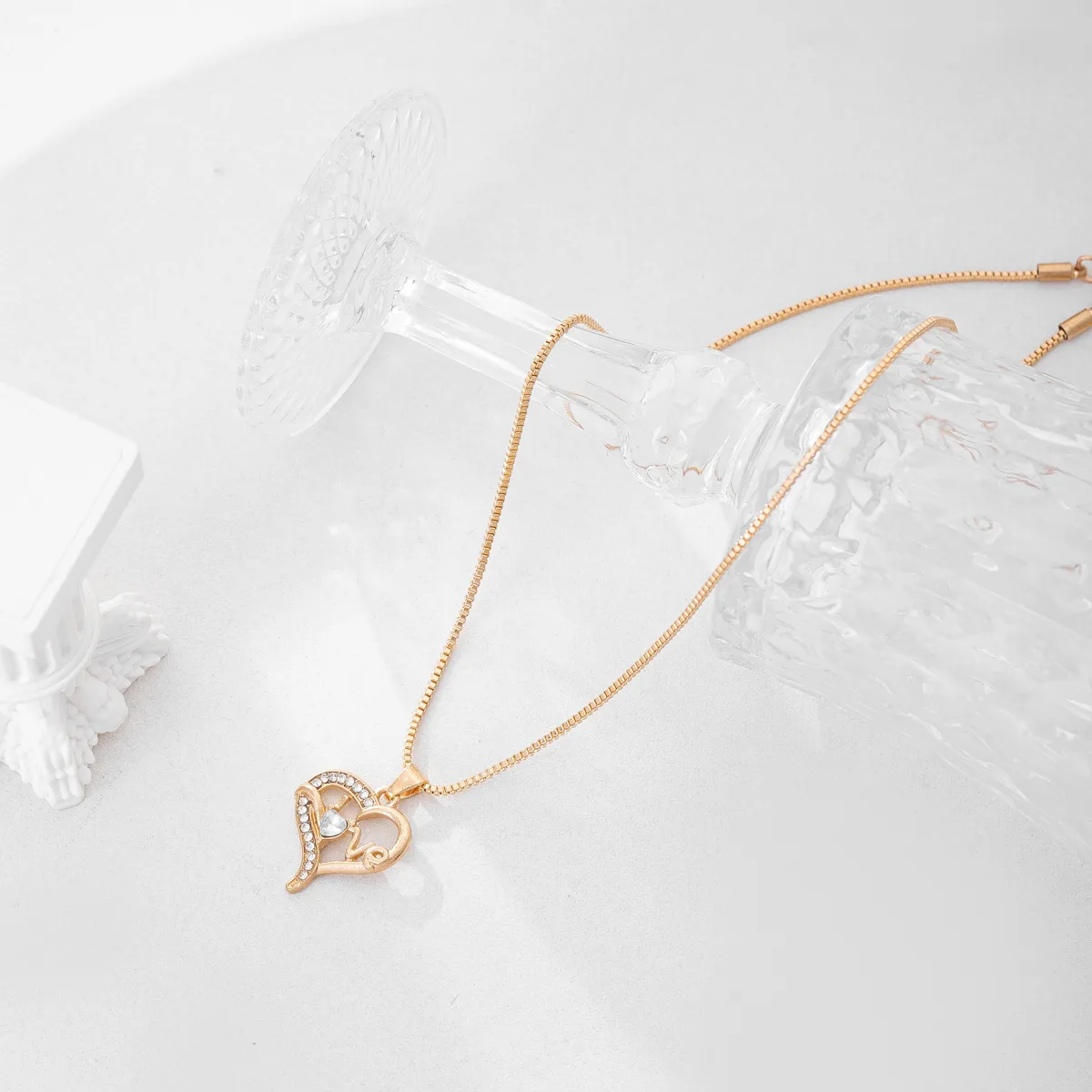 Simple Style Classic Style Streetwear Heart Shape Alloy Wholesale Pendant Necklace display picture 2