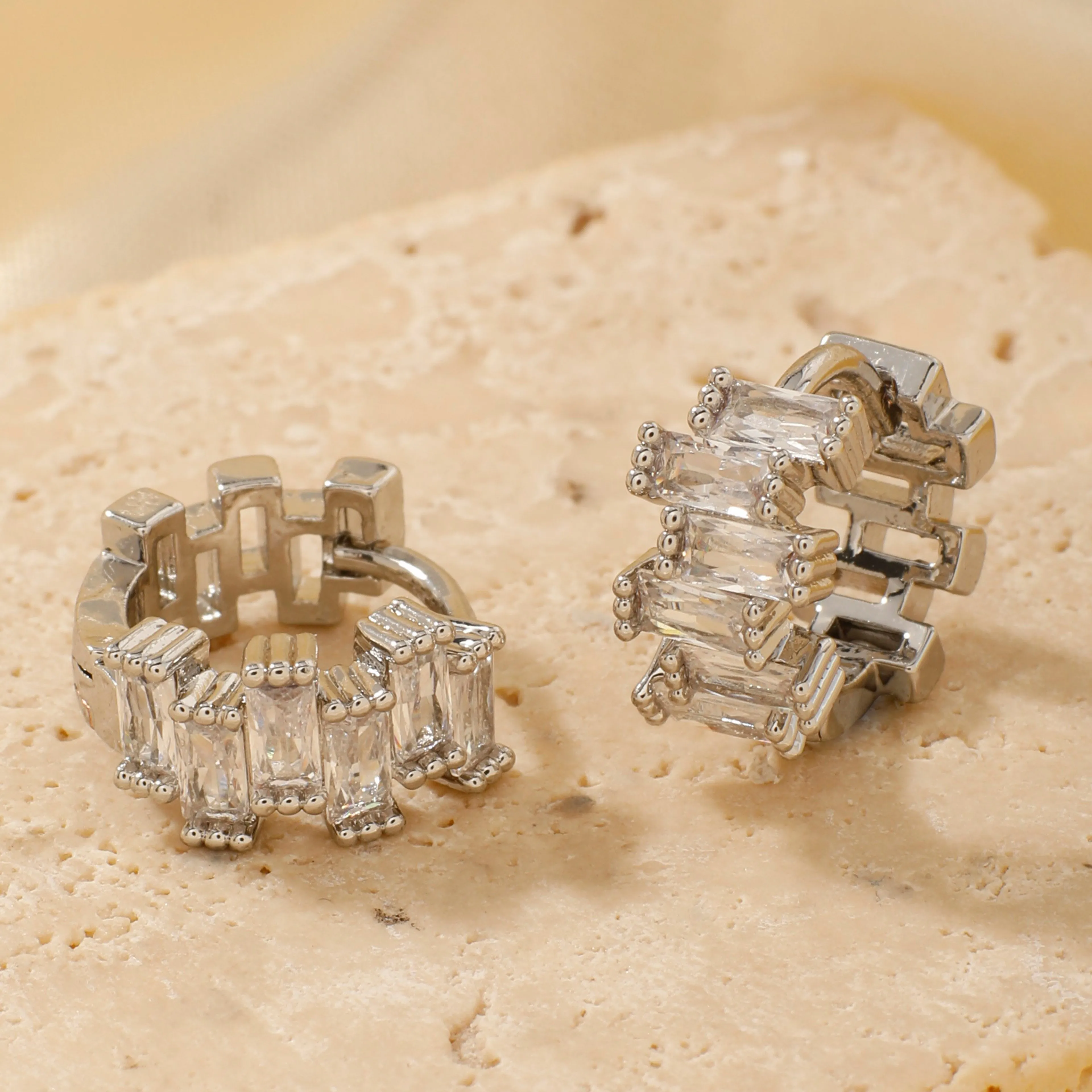 1 Pair Glam Simple Style Shiny Geometric Inlay Copper Zircon K Gold Plated Earrings display picture 7