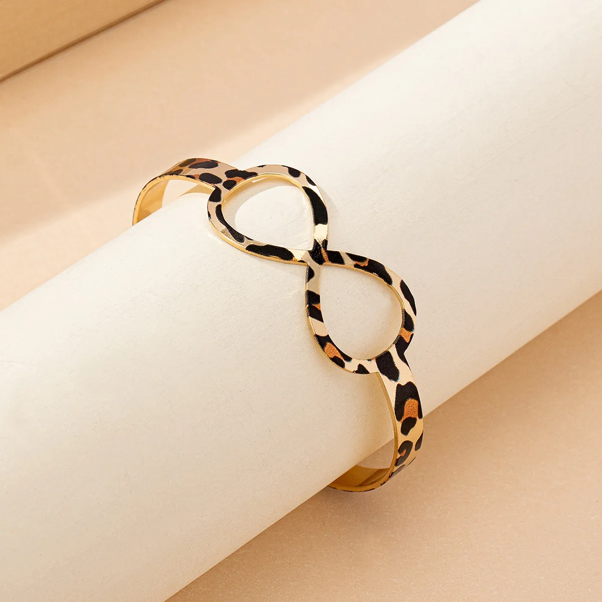 Elegant Retro Leopard Iron Wholesale Bangle display picture 3