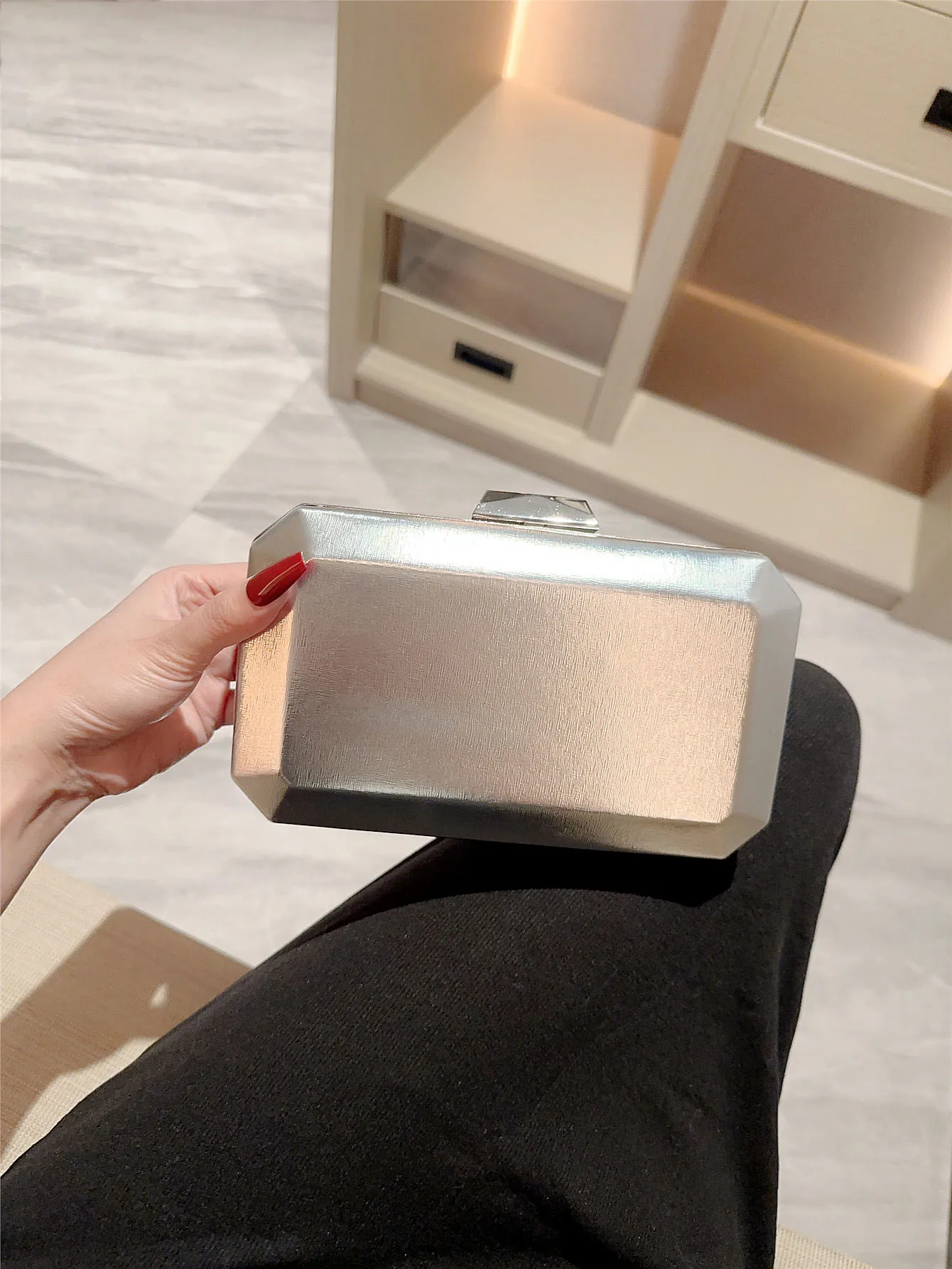 Gold Silver Pu Leather Solid Color Square Evening Bags display picture 8