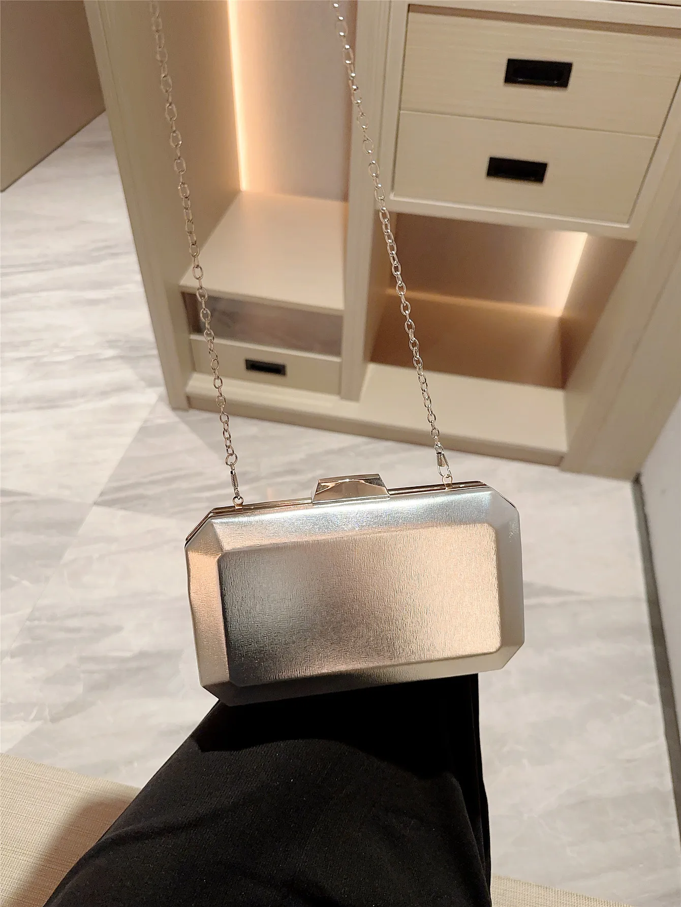 Gold Silver Pu Leather Solid Color Square Evening Bags display picture 15