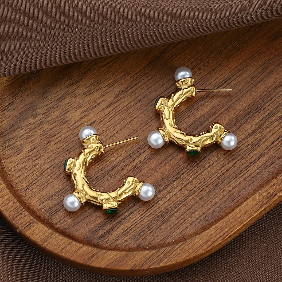 1 Pair Elegant Classical Vintage Style Letter 304 Stainless Steel Earrings display picture 5
