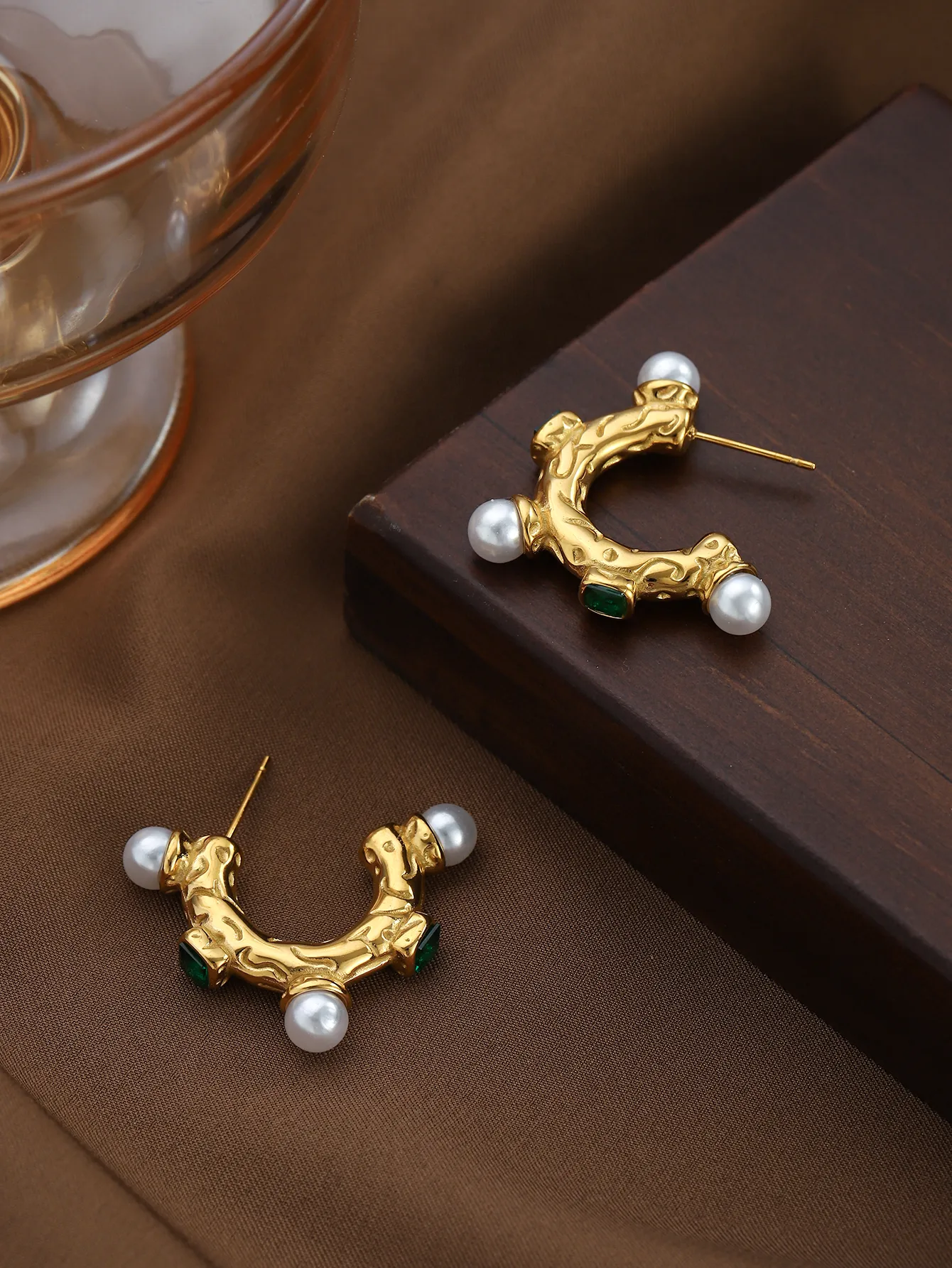 1 Pair Elegant Classical Vintage Style Letter 304 Stainless Steel Earrings display picture 8