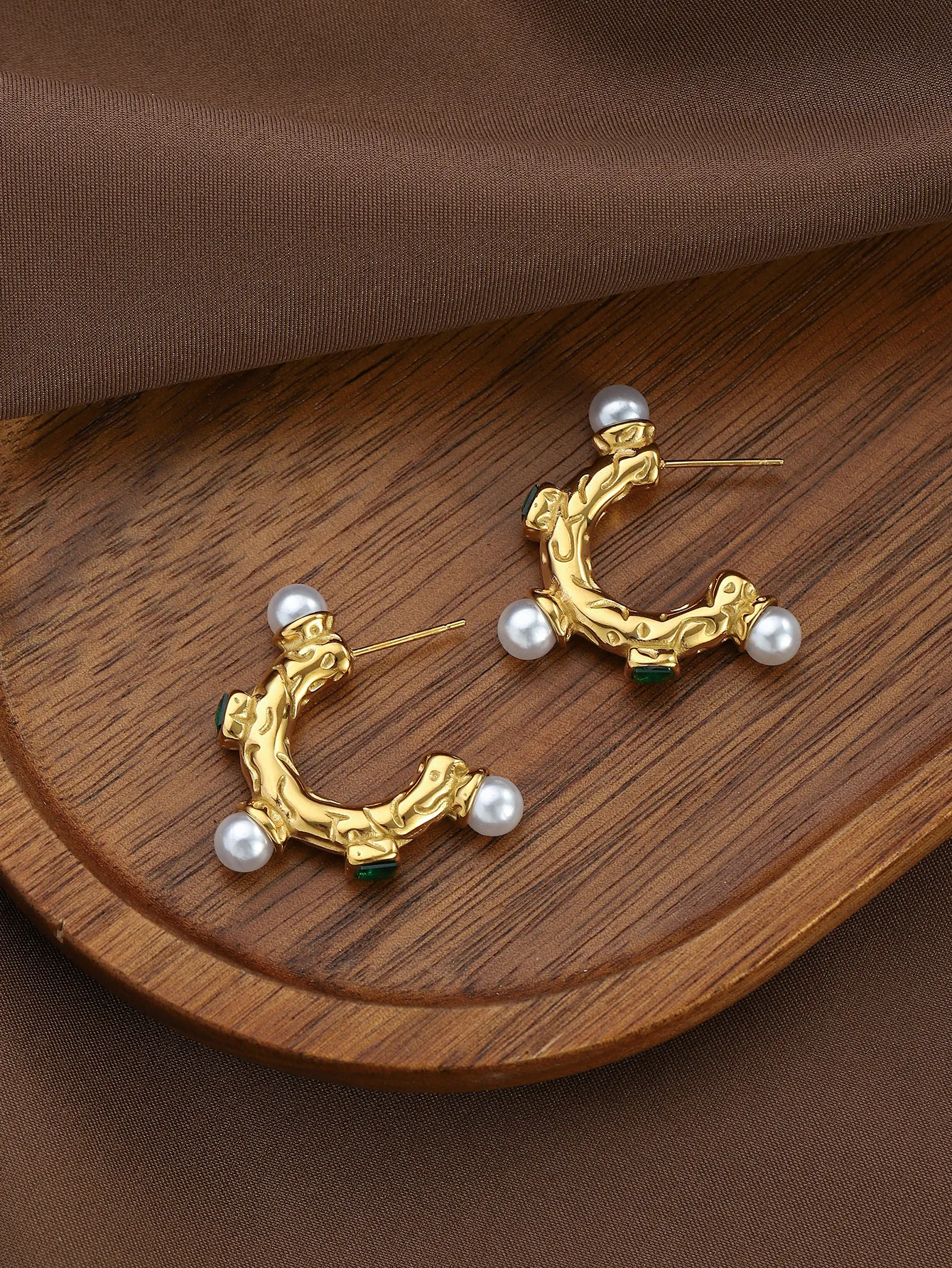 1 Pair Elegant Classical Vintage Style Letter 304 Stainless Steel Earrings display picture 10
