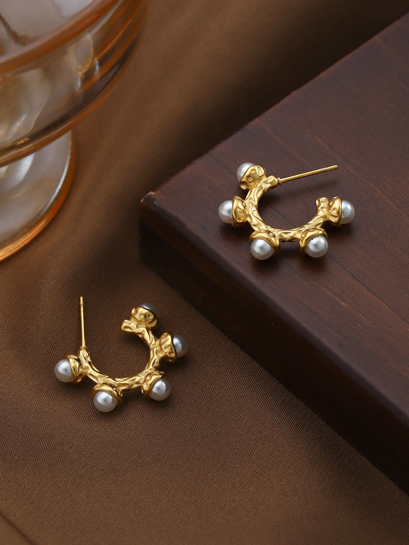 1 Pair Elegant Classical Vintage Style Letter 304 Stainless Steel Earrings display picture 19
