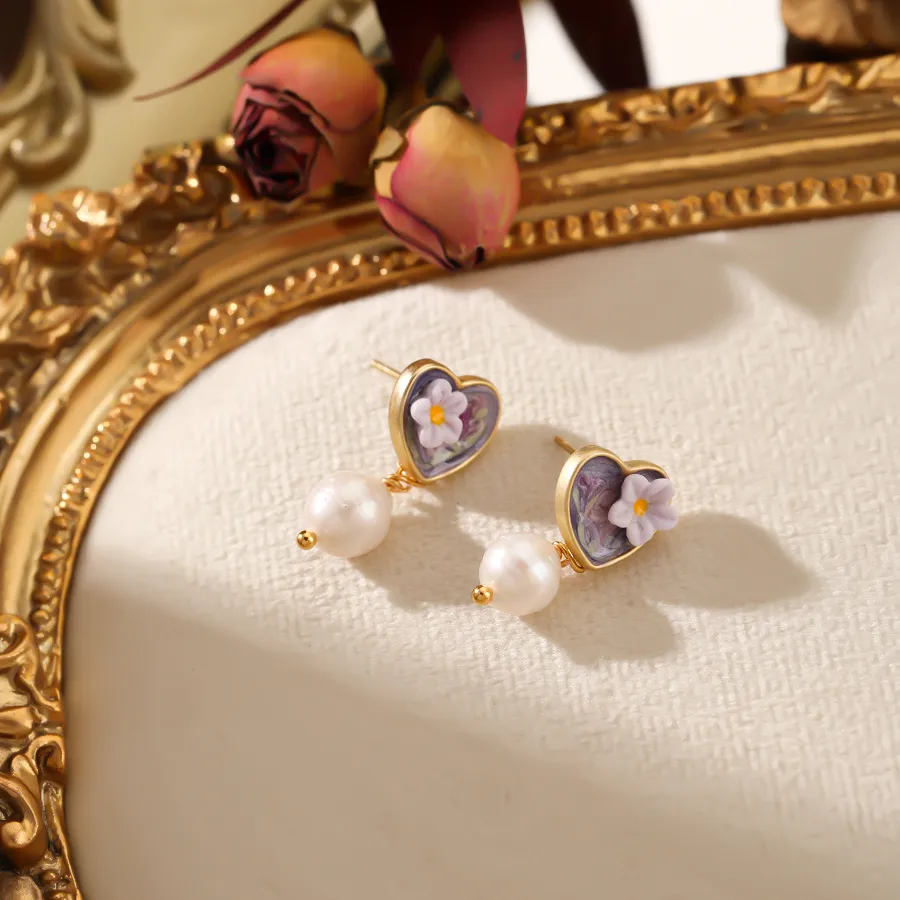 1 Pair Elegant Heart Shape Enamel Alloy Freshwater Pearl 18K Gold Plated Drop Earrings display picture 3