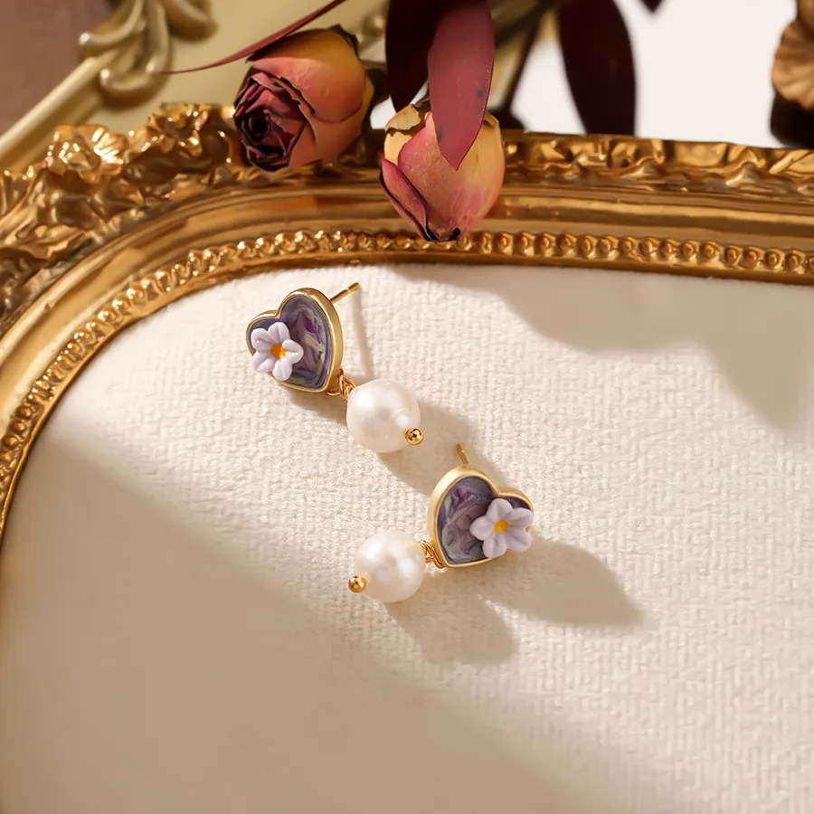 1 Pair Elegant Heart Shape Enamel Alloy Freshwater Pearl 18K Gold Plated Drop Earrings display picture 5