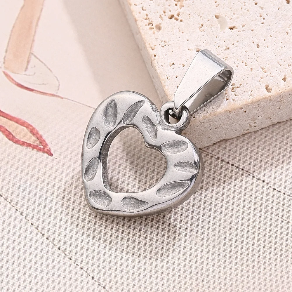 1 Pc/Package 19x18mm 20x19mm 30x21mm 7x3mm 304 Stainless Steel Cross Heart Shape Spiral Stripe Polished Pendant display picture 6