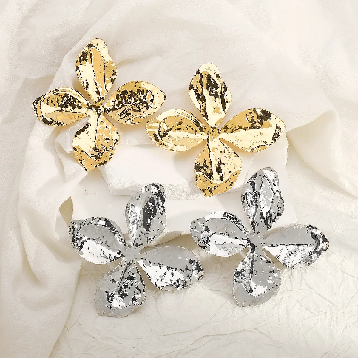 1 Pair Exaggerated Flower Plating Metal White Gold Plated Gold Plated Ear Studs display picture 4