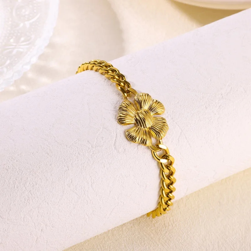 Romantic Pastoral Solid Color Flower 304 Stainless Steel Bracelets In Bulk display picture 4