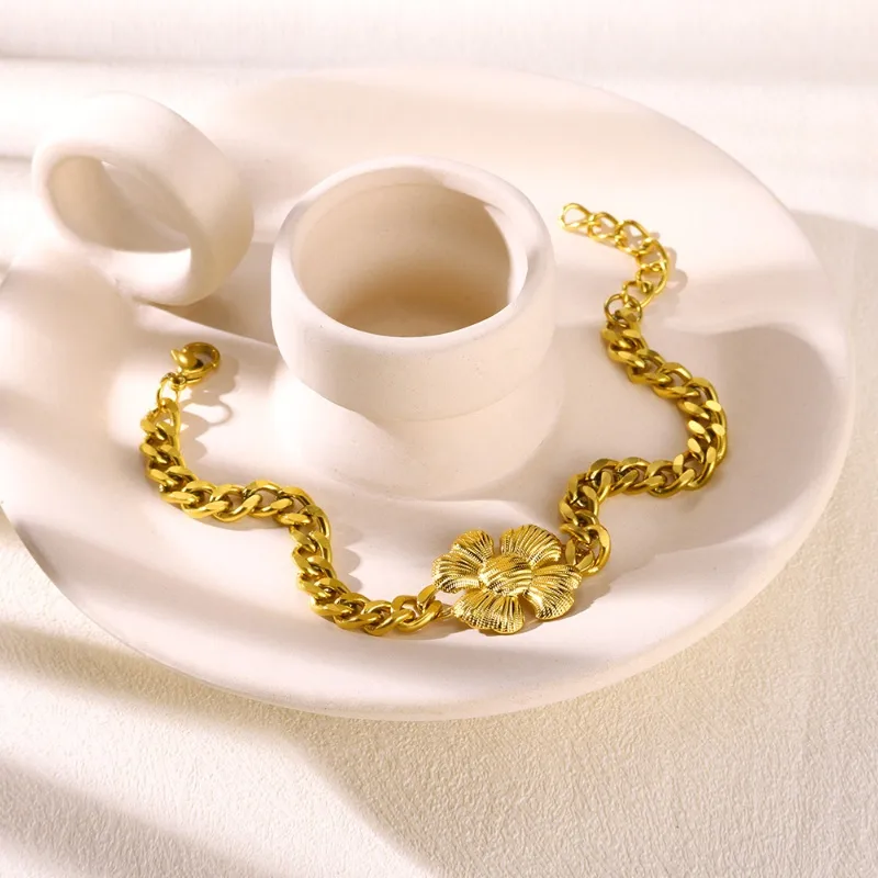 Romantic Pastoral Solid Color Flower 304 Stainless Steel Bracelets In Bulk display picture 5