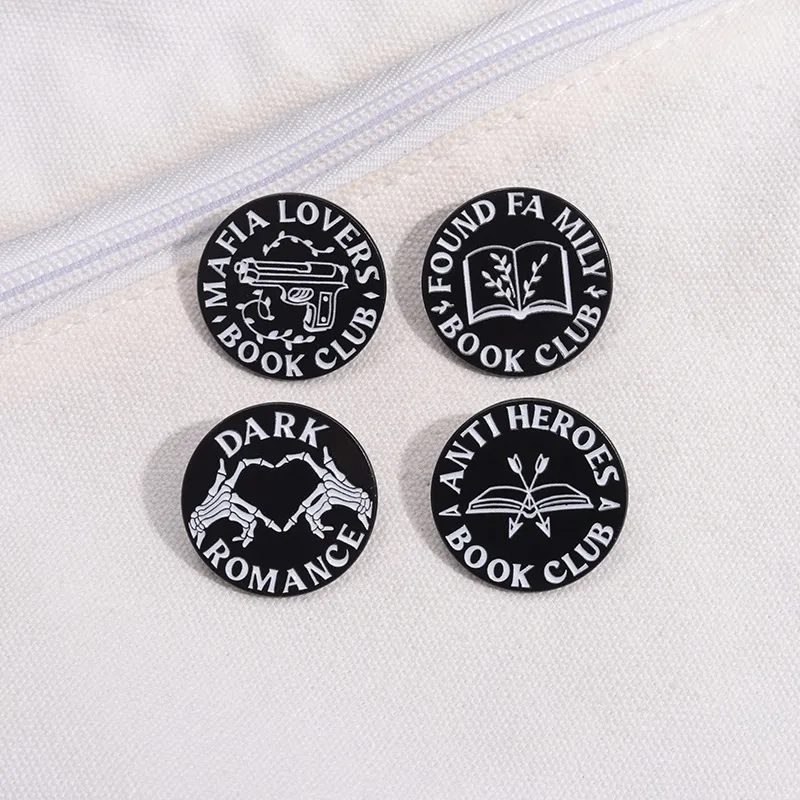 Cartoon Style Punk Cowboy Style Letter Pistol Alloy Stamping Stoving Varnish Plating Unisex Brooches Collar Pin display picture 6