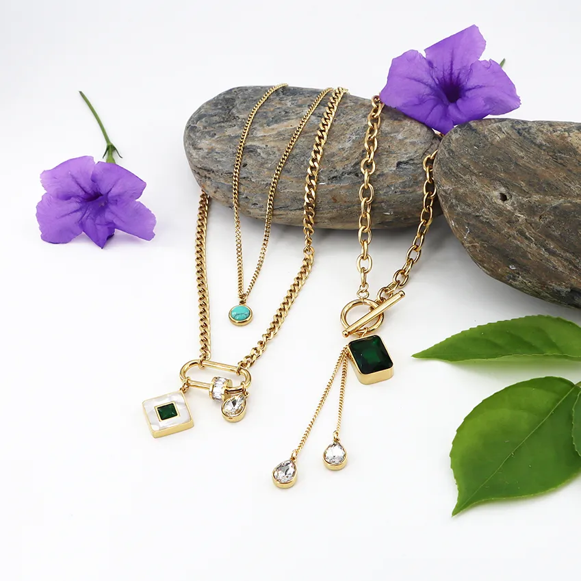 Wholesale Jewelry Vintage Style Simple Style Classic Style Heart Shape Eye 304 Stainless Steel Zircon Gold Plated Inlay Pendant Necklace display picture 5