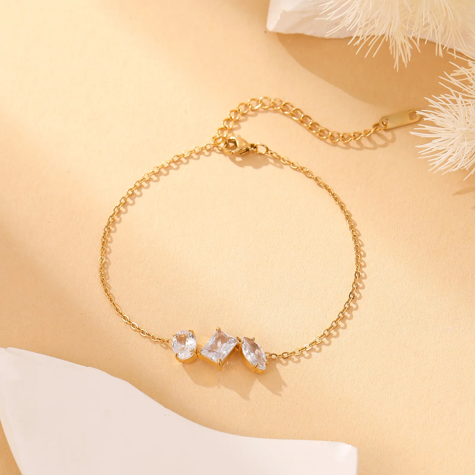 Simple Style Classic Style Geometric 304 Stainless Steel Zircon 18K Gold Plated Women's Jewelry Set display picture 4
