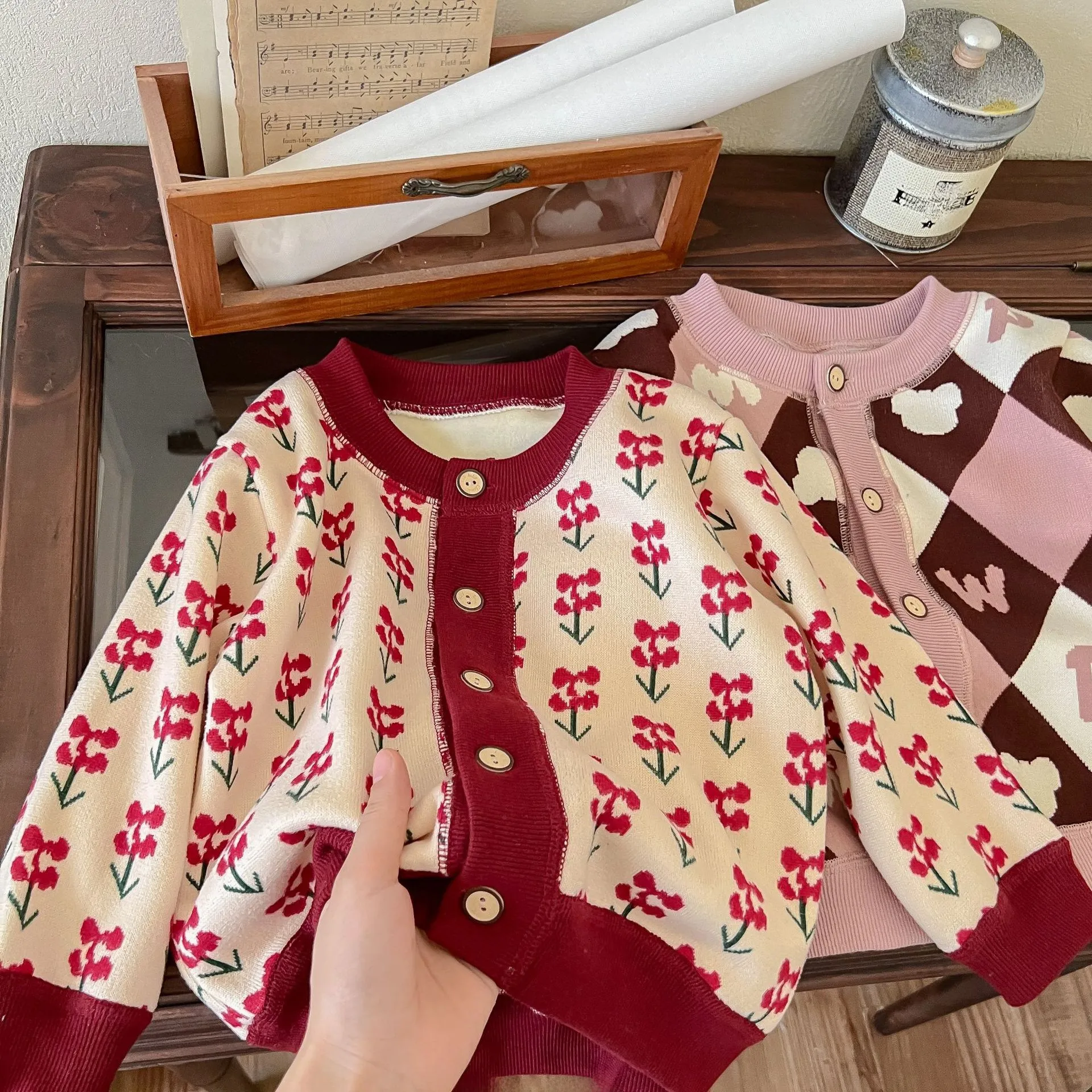 Autumn And Winter New Children's  Knitted Coat Boys And Girls Baby Warm Cardigan Thickened Outer Coat display picture 7