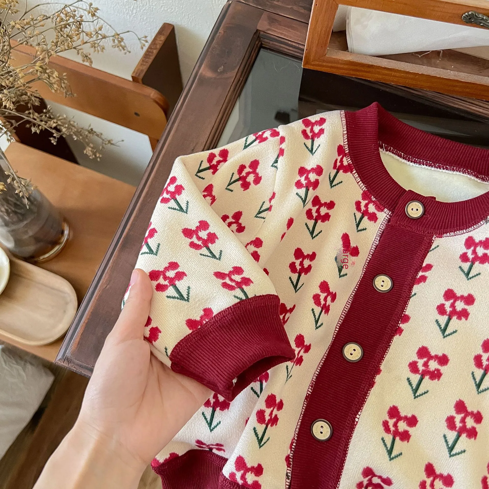Autumn And Winter New Children's  Knitted Coat Boys And Girls Baby Warm Cardigan Thickened Outer Coat display picture 9