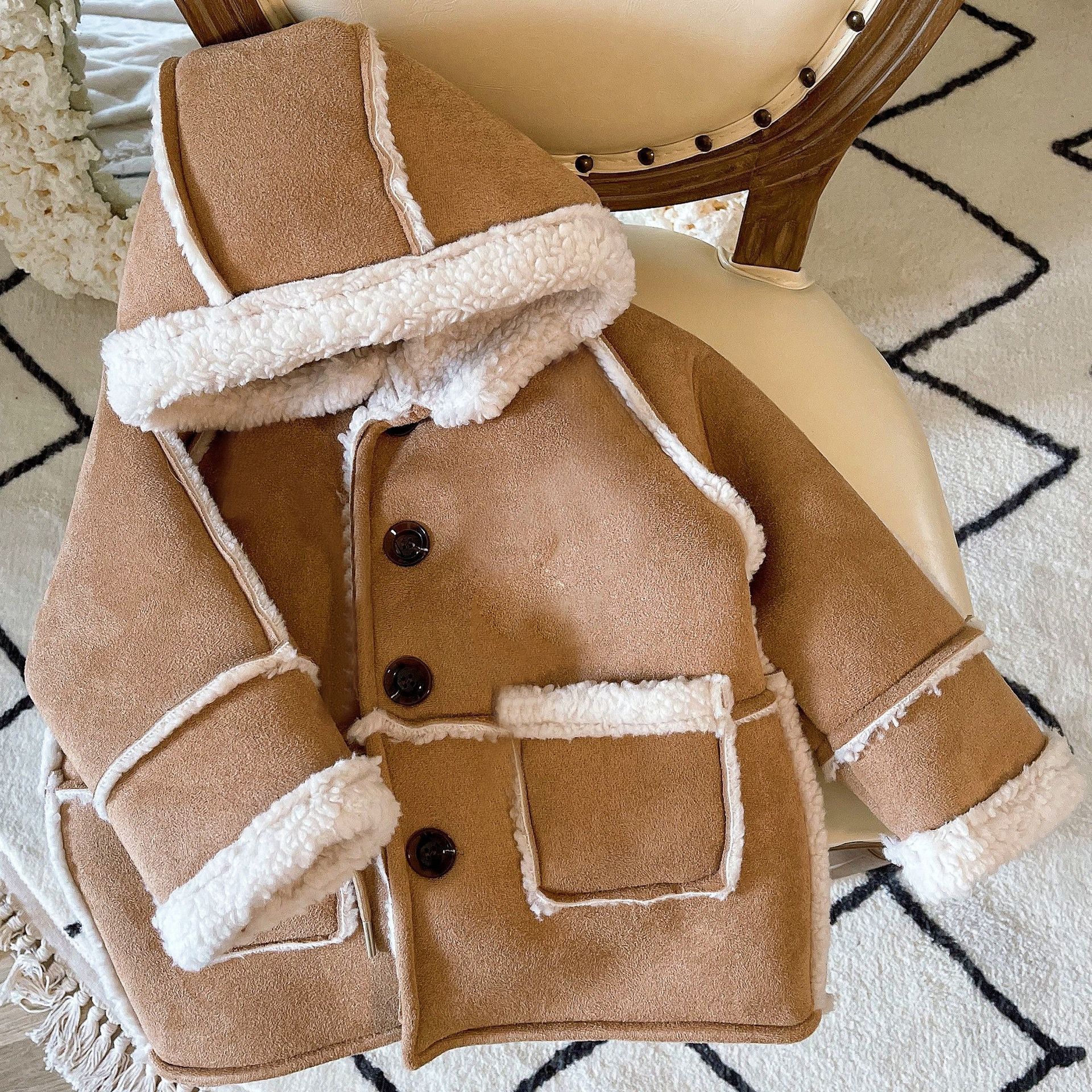 Korean Style Men's And Women's Winter New Coat Retro Fashionable Suede Thick Lamb Wool Thick Warm Coat display picture 3
