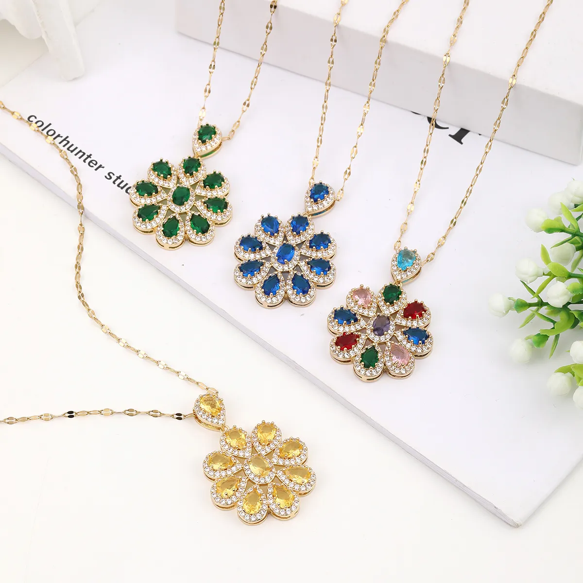 Wholesale Jewelry Casual Flower 304 Stainless Steel Copper Zircon Pendant Necklace display picture 5
